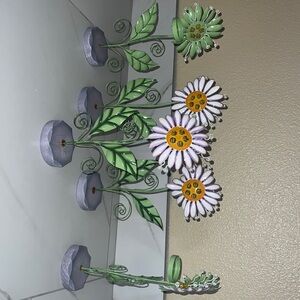 Flower candle holder or mini lamp holder can be used indoors or outdoors.